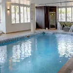 Stonecross Manor Hotel 4*