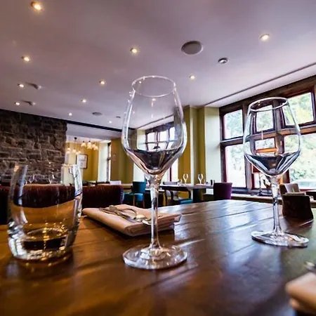 Stonecross Manor 4*
