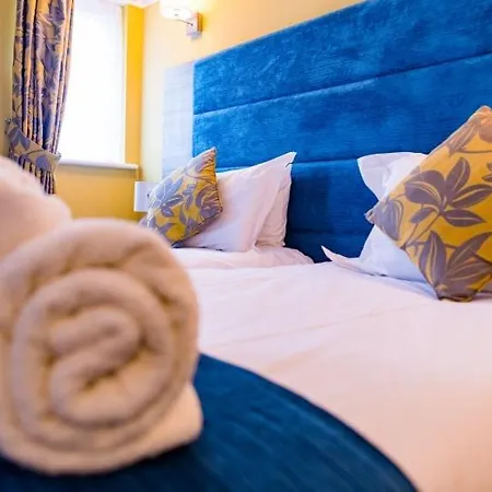 Stonecross Manor Hotel 4*