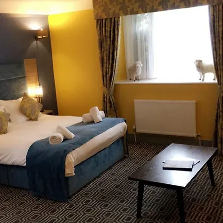 Stonecross Manor Hotel