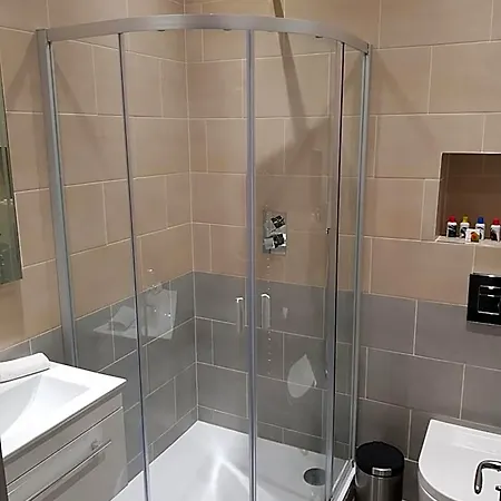 Stonecross Manor 4*