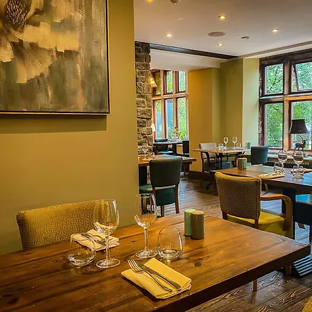 Stonecross Manor 4*
