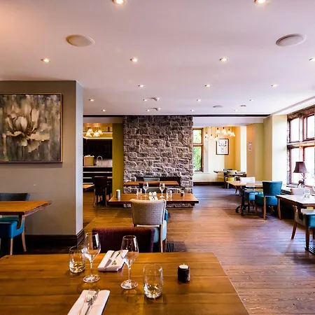 Stonecross Manor Hotel