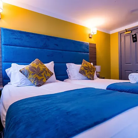 Stonecross Manor Hotel 4*