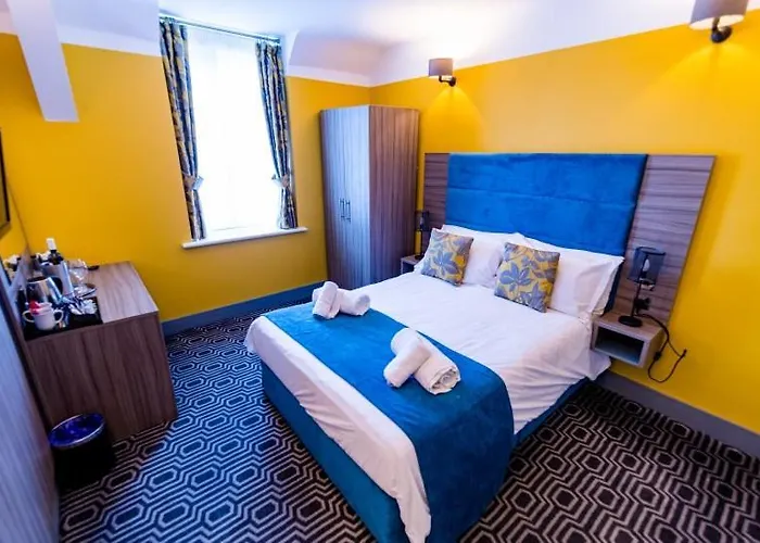 Stonecross Manor Hotel 4*