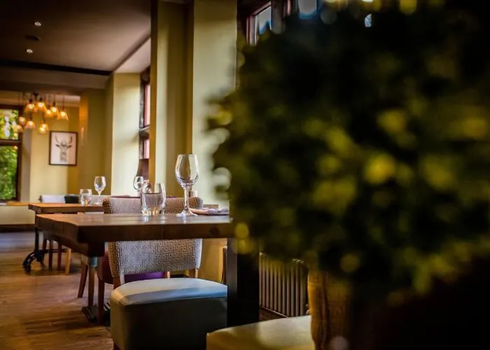 Stonecross Manor Hotel 4*