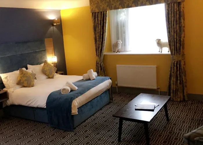 Stonecross Manor Hotel