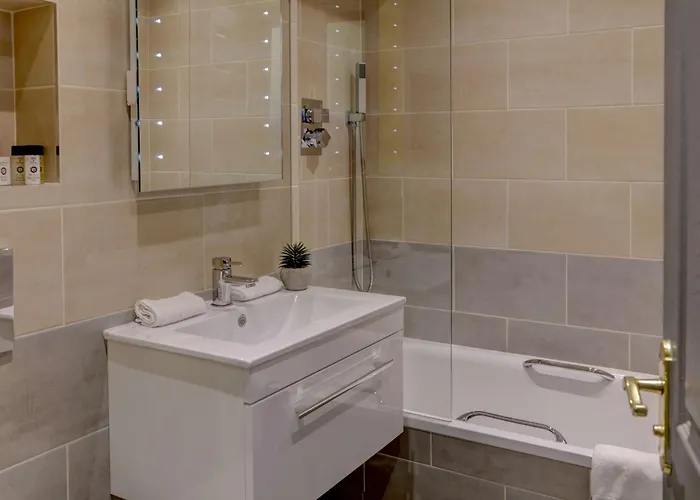 Отель Stonecross Manor Кендал