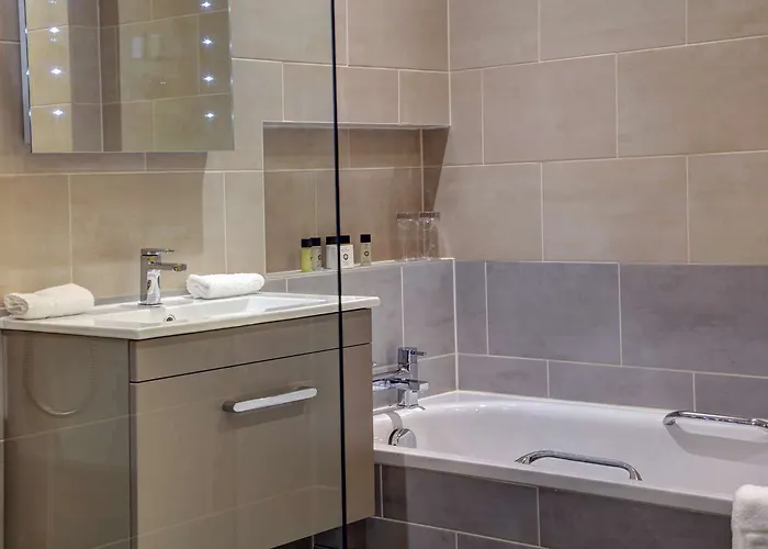 Stonecross Manor Hotel