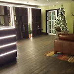 מלון Stonecross Manor